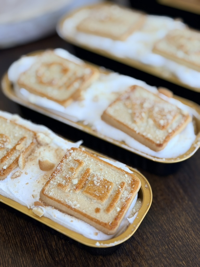 Close-up of banana pudding mini desserts with butter cookies